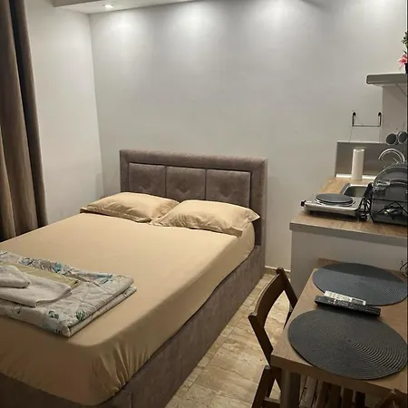 Dimitris Center Apartment *